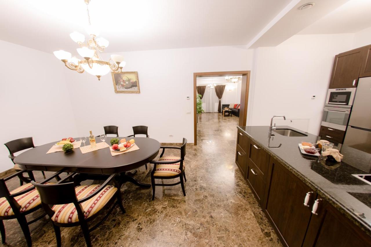 Appartamento Luxury Down Town Bucarest Esterno foto